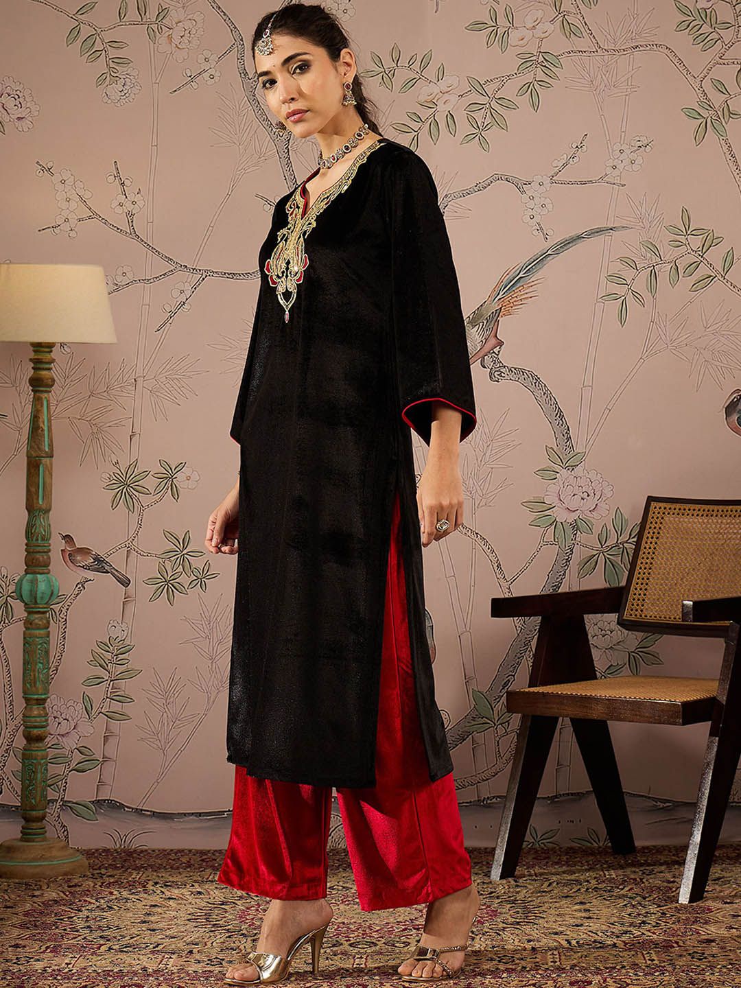 Shae by SASSAFRAS Quirky Embroidered Round Neck Three-Quarter Sleeves Regular Velvet Kurta