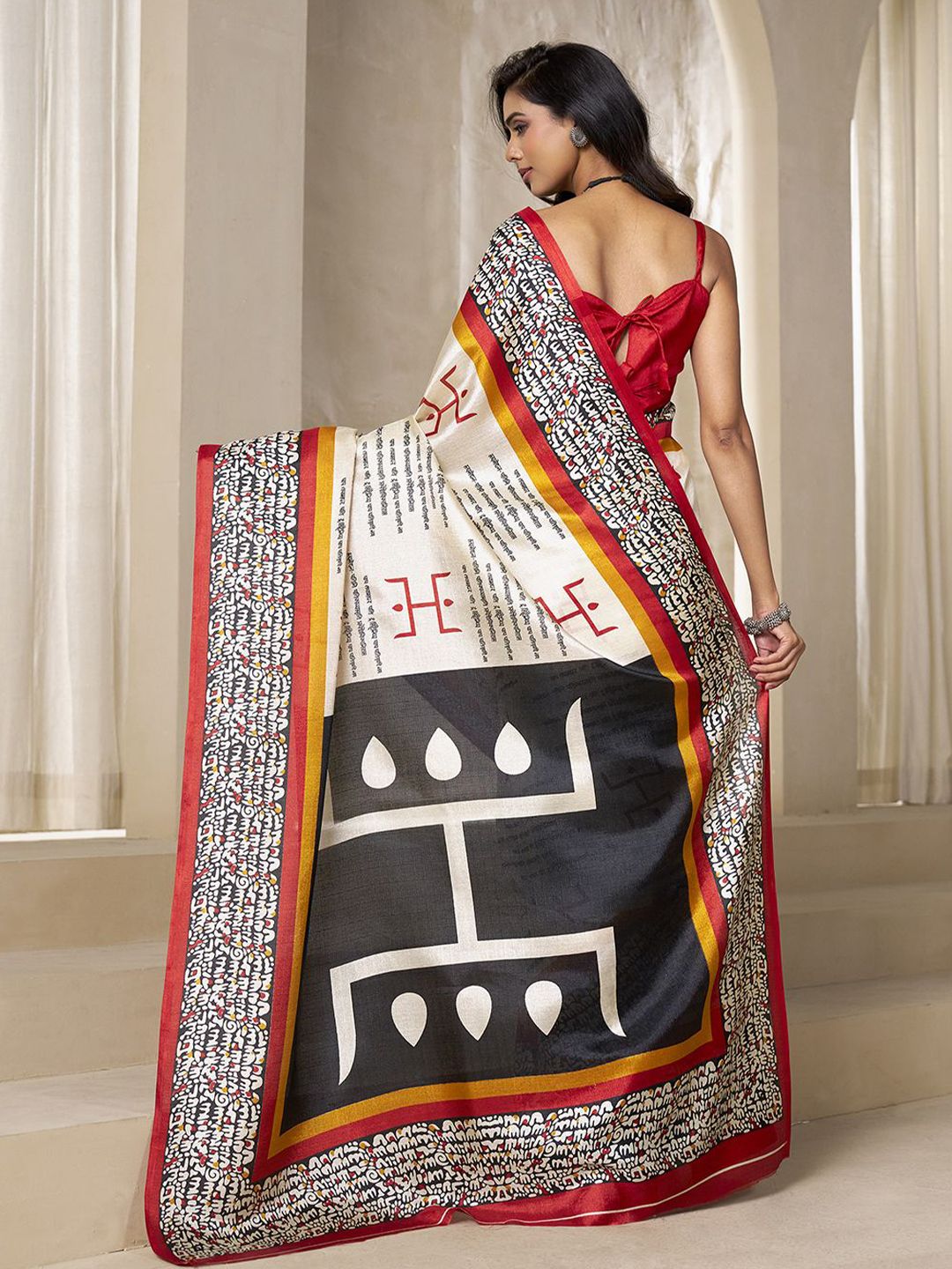 KALINI Typography Digital Printed Saree with Blouse Piece