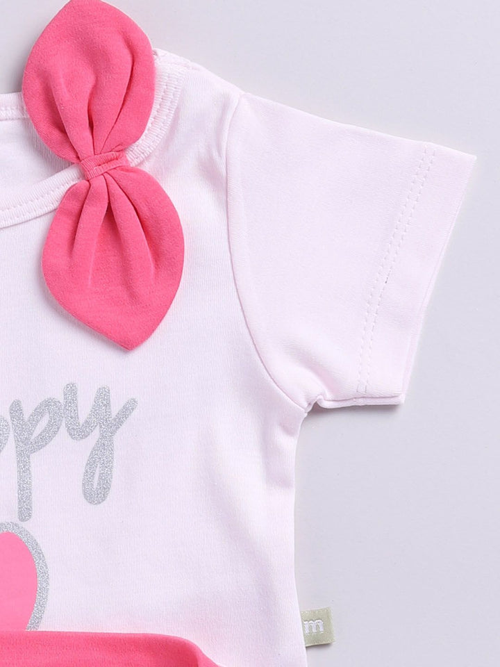 Moms Love Infant Girls Typography Printed Pure Cotton Clothing Set