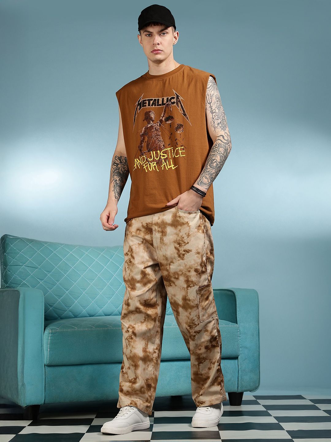 Eszett Men Printed Cargos Trousers