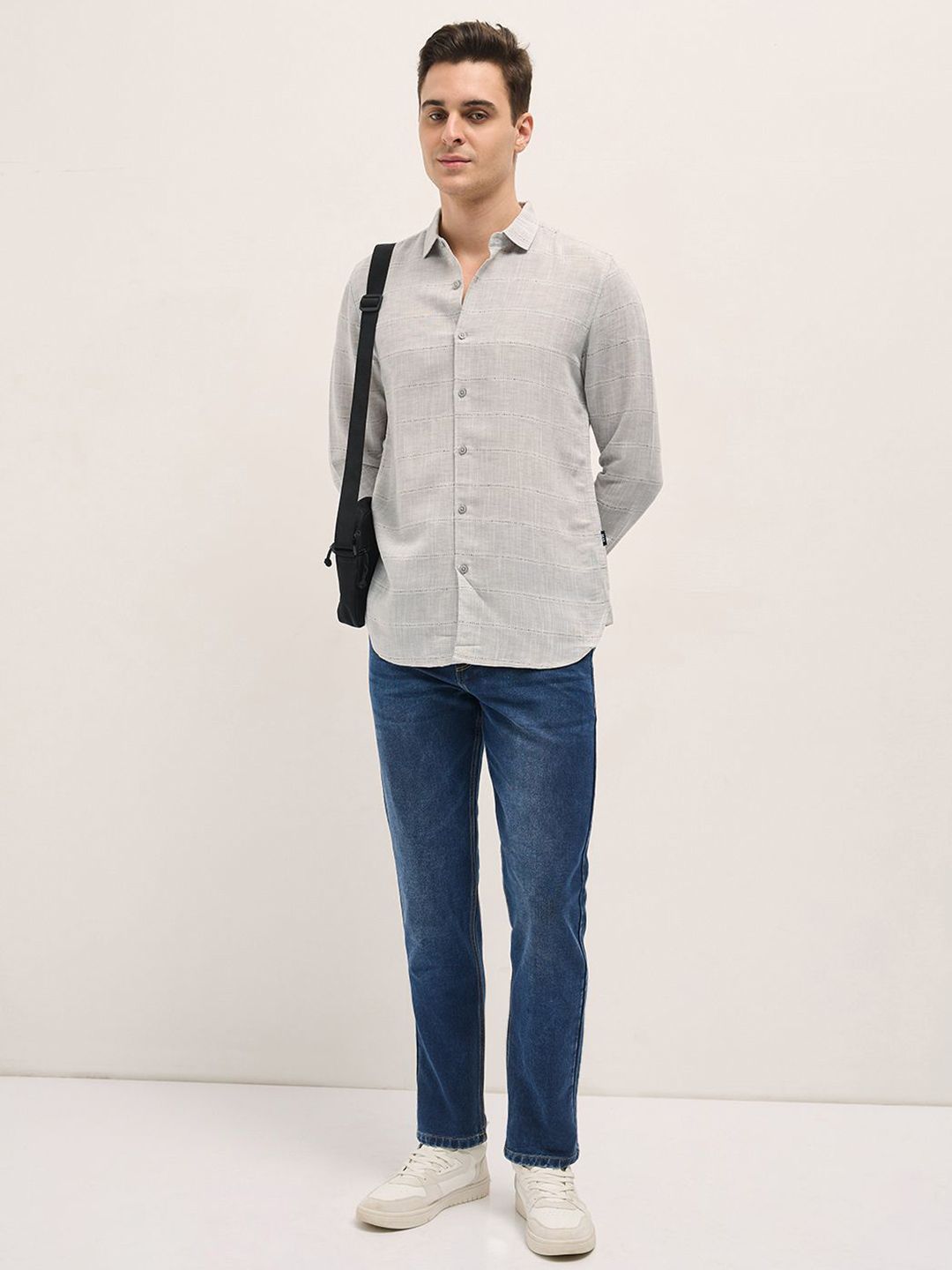 THE BEAR HOUSE Men Spread Collar Horizontal Striped Slim Fit Casual Shirt