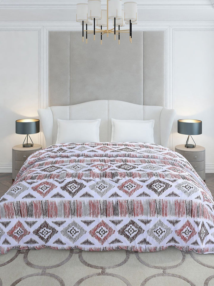 Monte Carlo White & Brown Geometric Mild Winter 210 GSM Double Bed Duvet