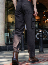 Eszett Men Easy Wash Cargos Seluar