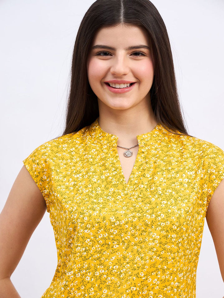 Berrylush Floral Print Keyhole Neck Top