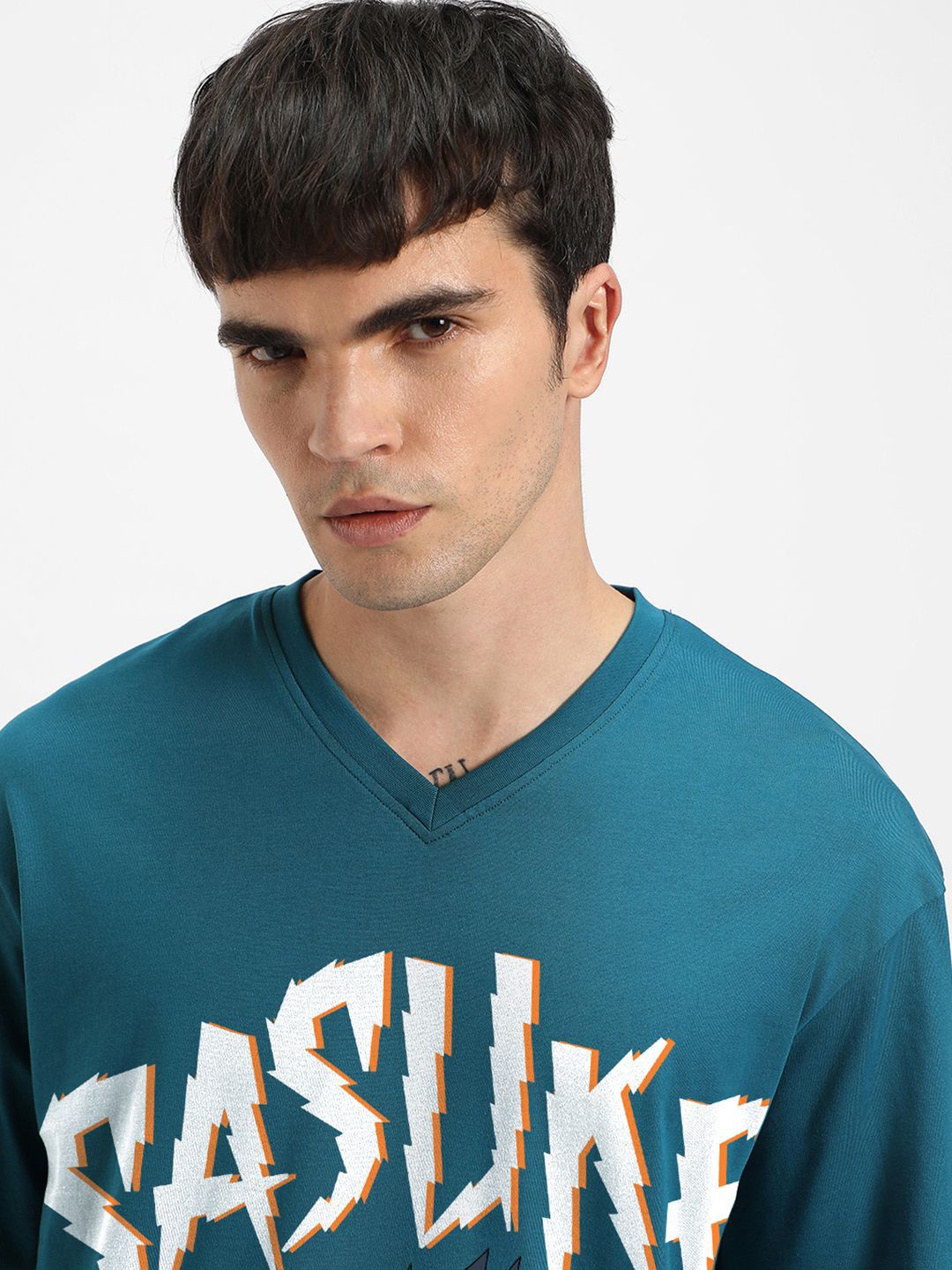 Bewakoof Men Printed V-Neck T-shirt