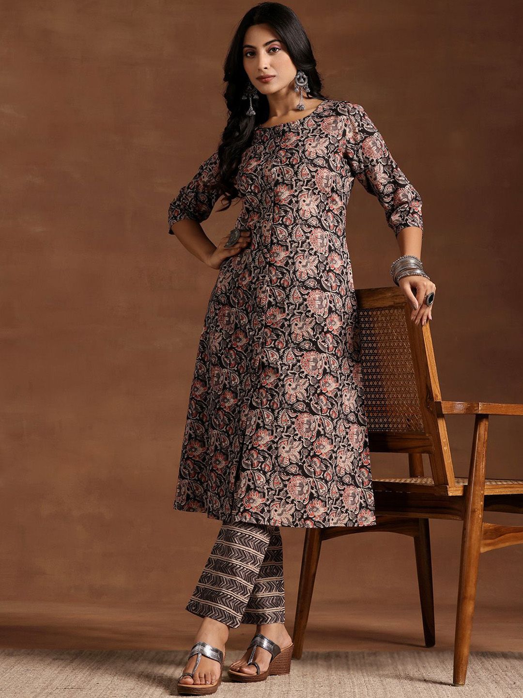 Libas Women Floral Printed Panelled Pure Cotton Kurta with Trousers