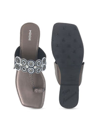 Mochi Women Ethnic One Toe Flats