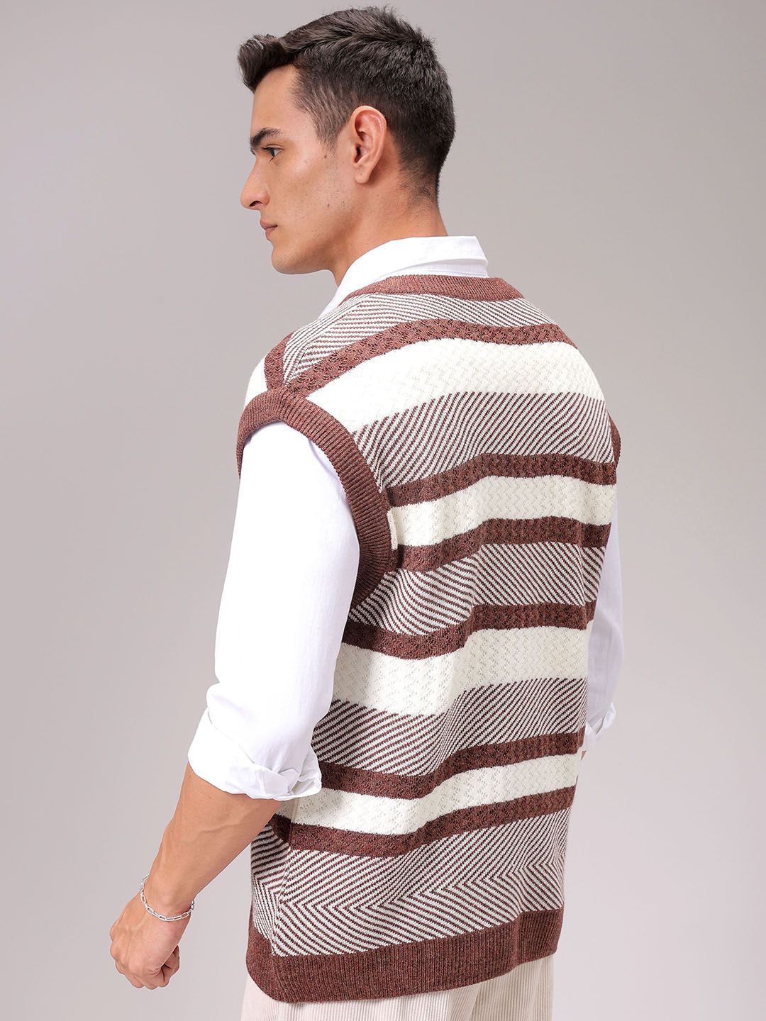 The Indian Garage Co Men Striped V-Neck Pullover