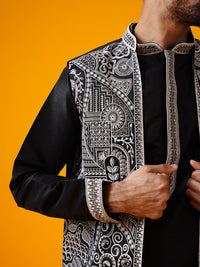 SOJANYA LUXE Kurta Lurus Kolar Mandarin Sulam Bunga Dengan Seluar Dan Jaket