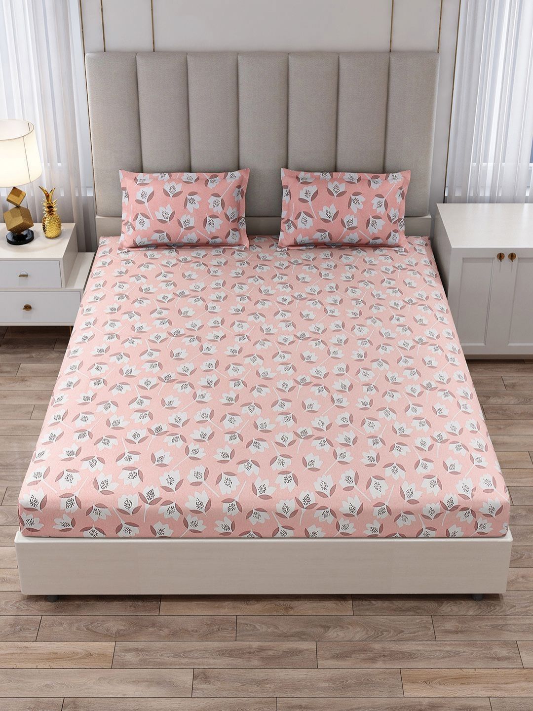 Monte Carlo Peach-Coloured & White Floral Printed 130 TC King Bedsheet Set- 2.75m x 2.75m