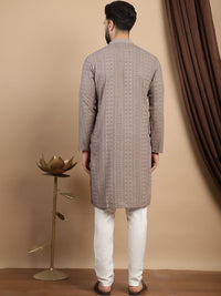 Anouk Sulam Labuci Kapas Tulen Mandarin Collar Straight Fusion Kurta dengan Churidar