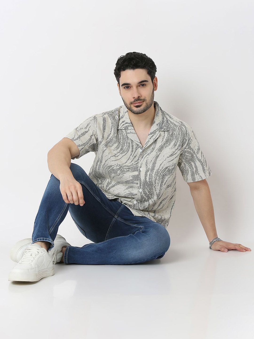 SPYKAR Men Relaxed Fit Cuban Collar Abstract Printed Cotton Casual Shirt