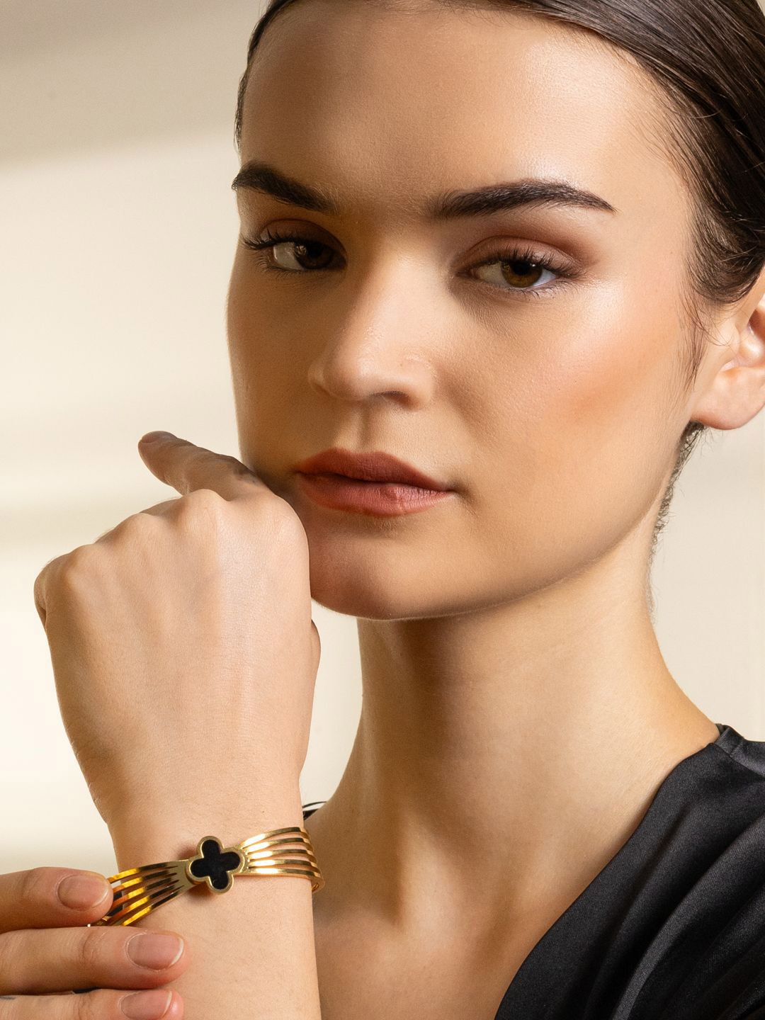 VOGUE PANASH Wanita Brass Gold-plated Bangle-Style Bracelet
