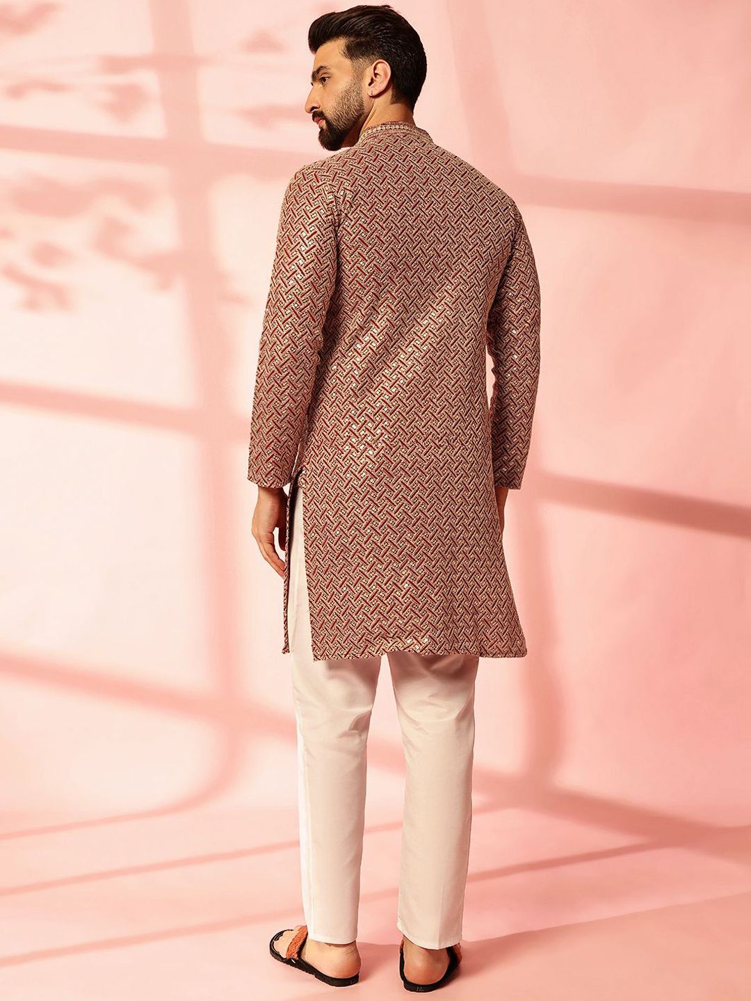 Kurta Lurus Kapas Bersulam Geometri Anouk
