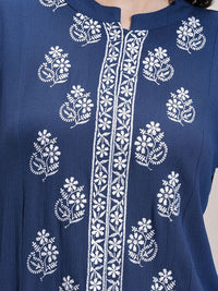 Vishudh Women Embroide Mandarin Collar Tunic