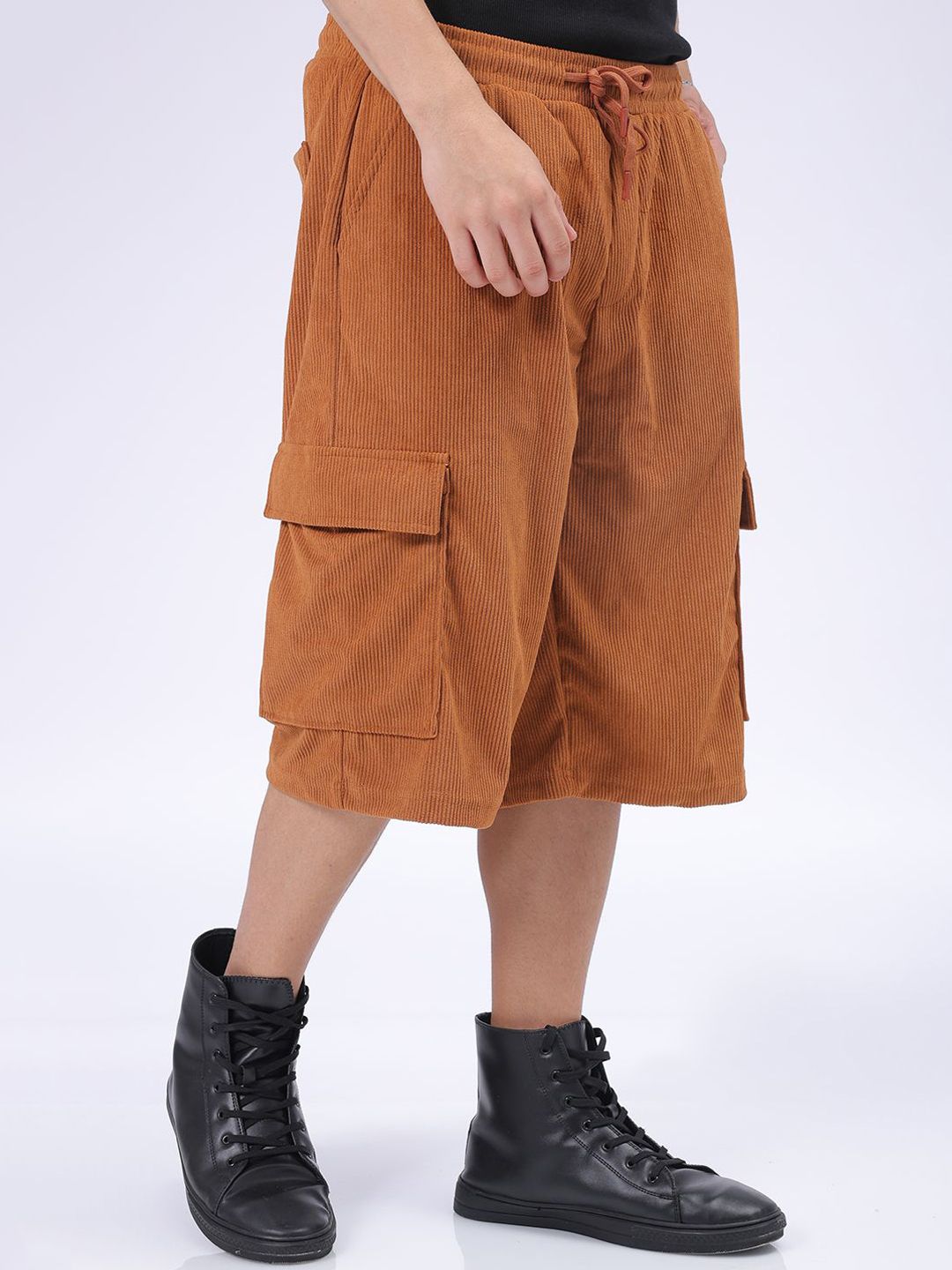 The Indian Garage Co Men Solid Loose Fit Cargo Shorts