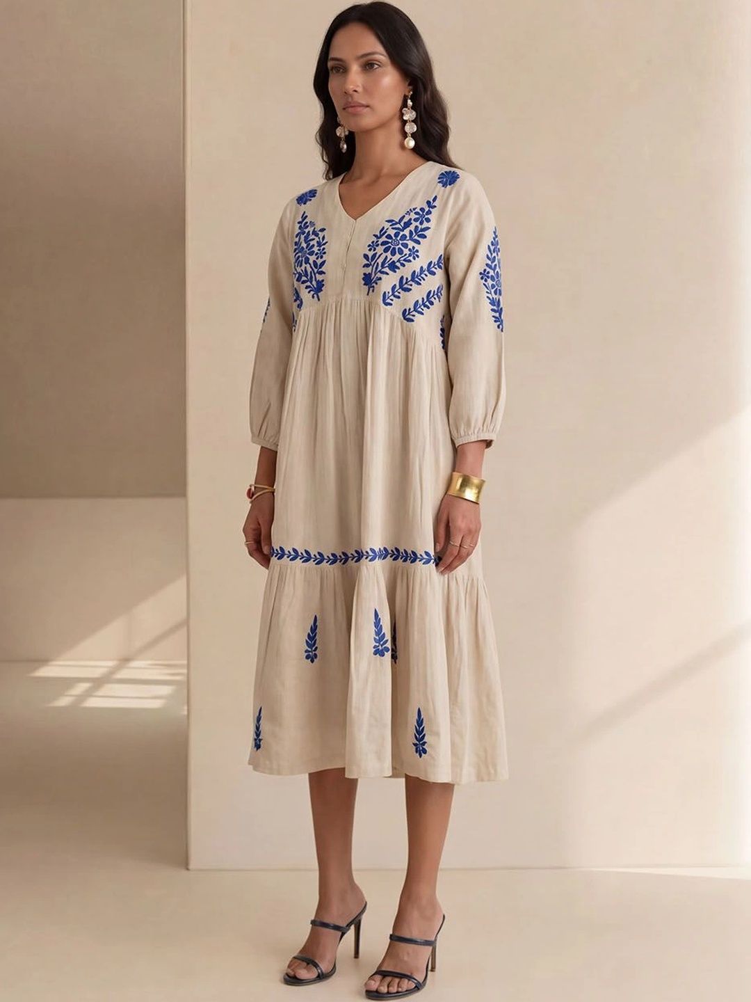 Pakaian Midi A-Line Bersulam Bunga Rumah Chikankari