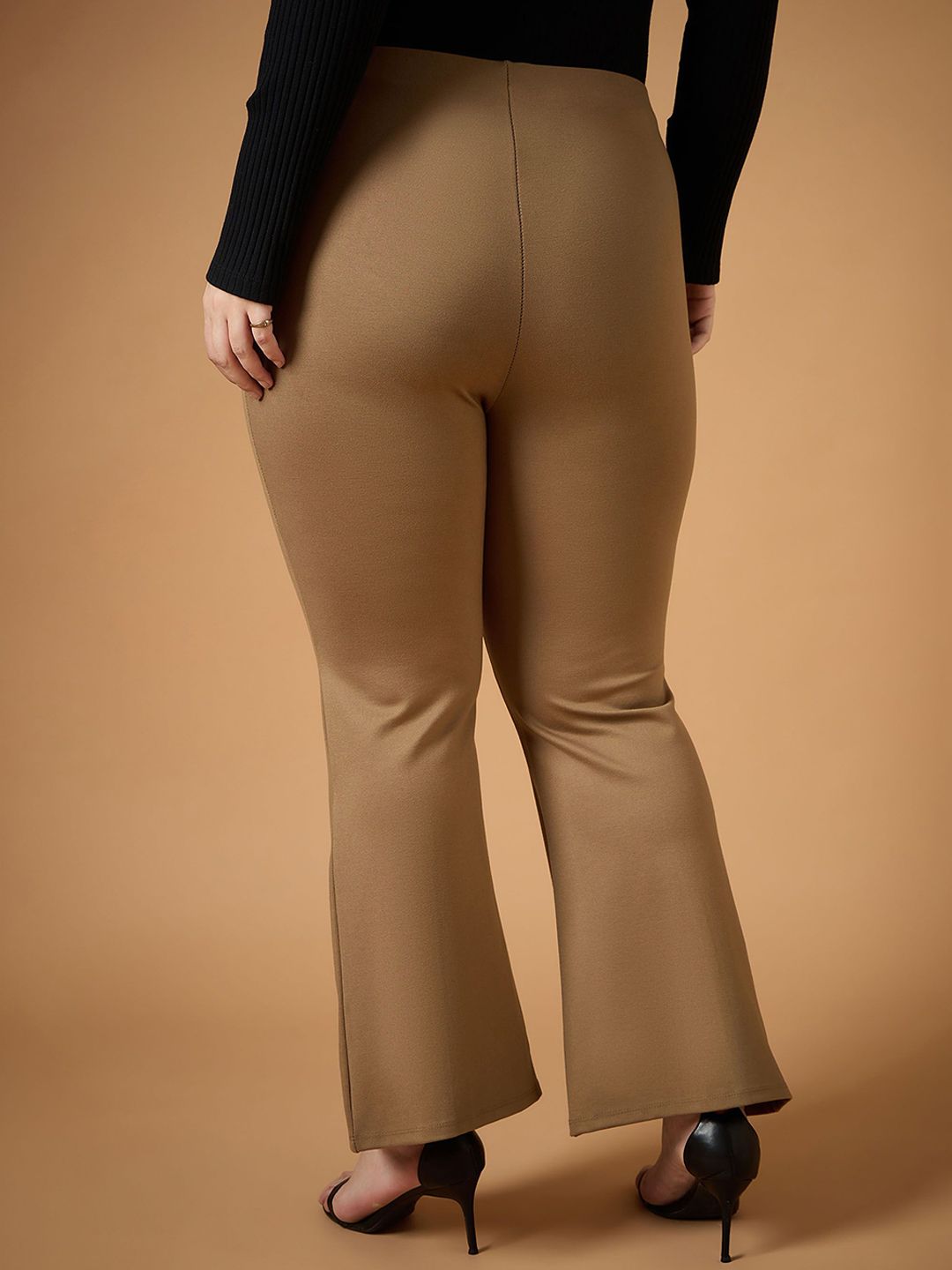 SASSAFRAS Curve Women Comfort Slim Fit High-Rise Trousers
