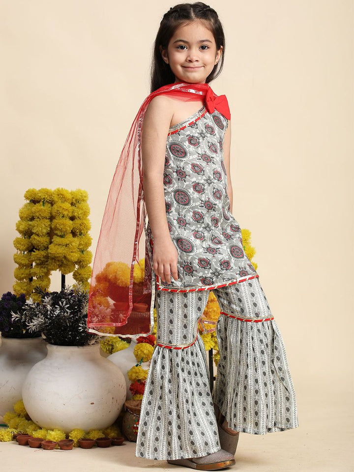 Cutiekins Girls Ethnic Motifs Printed One Shoulder Straight Kurta With Sharara & Dupatta