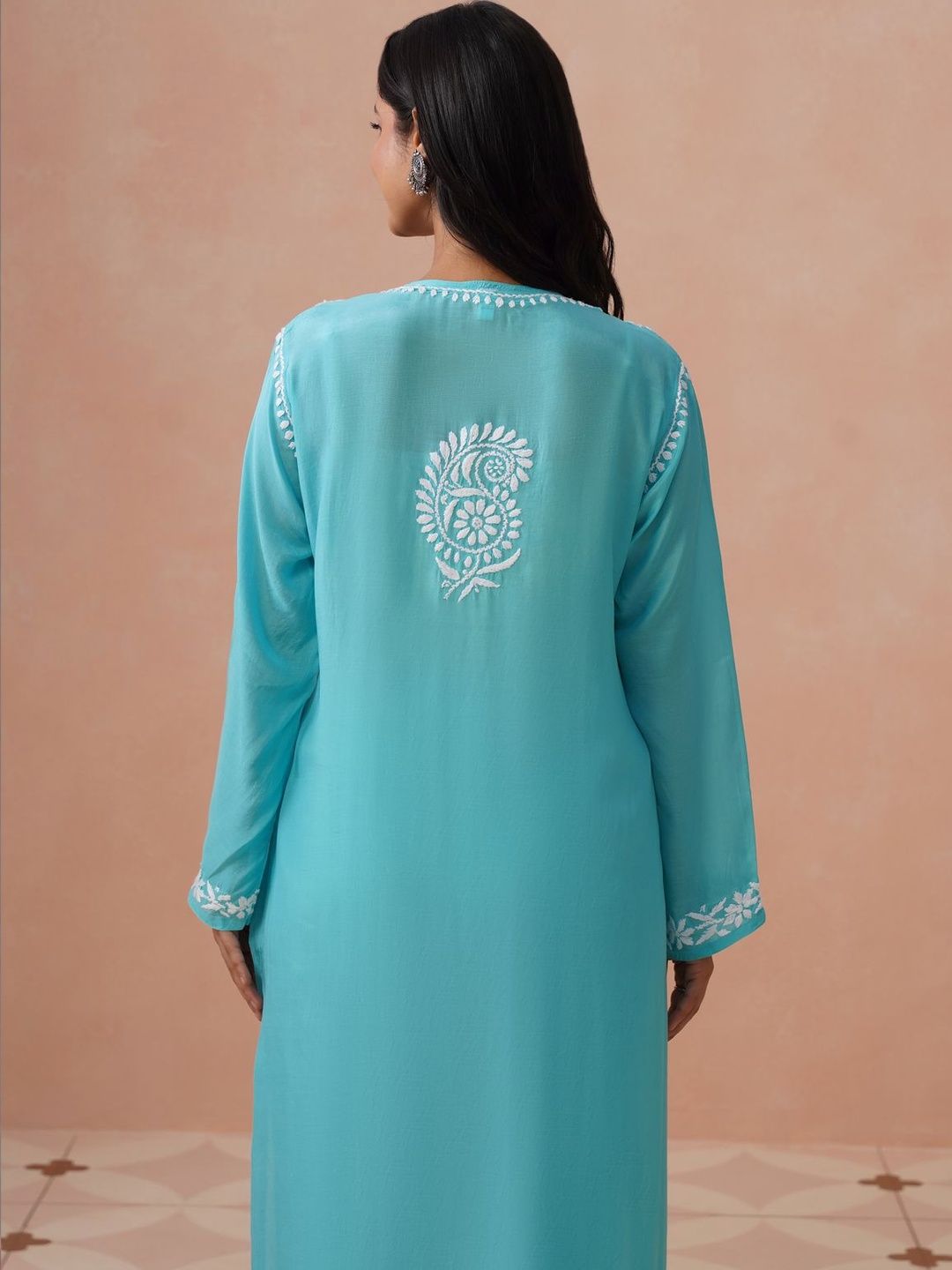 Rumah Wanita Chikankari Motif Etnik Bersulam Kurta Chikankari