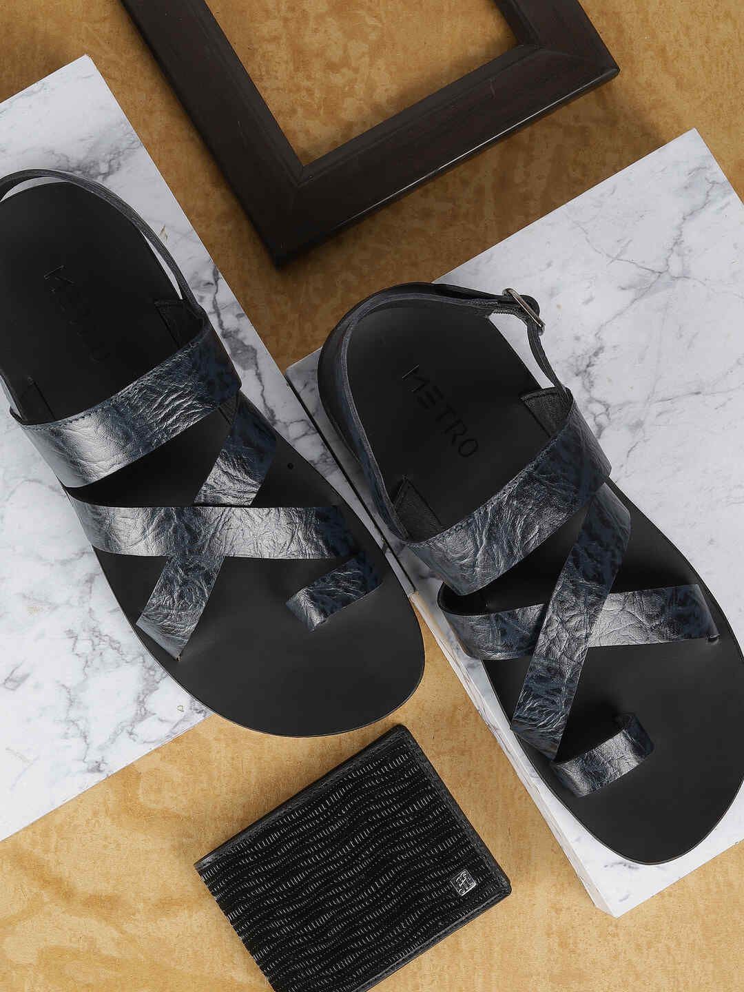 Metro Men Leather Textured Comfort Sandals