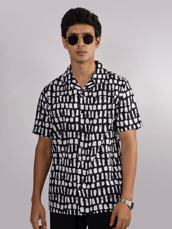 Baju Kasual Kapas Kolar Cuba Eszett Bercetak Abstrak