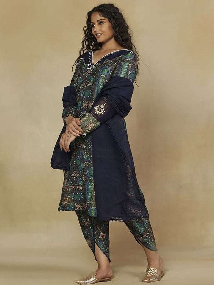 Mamicha Women Ethnic Motifs Printed Regular Thread Work Kurta with Dhoti Pants & With Dupatta