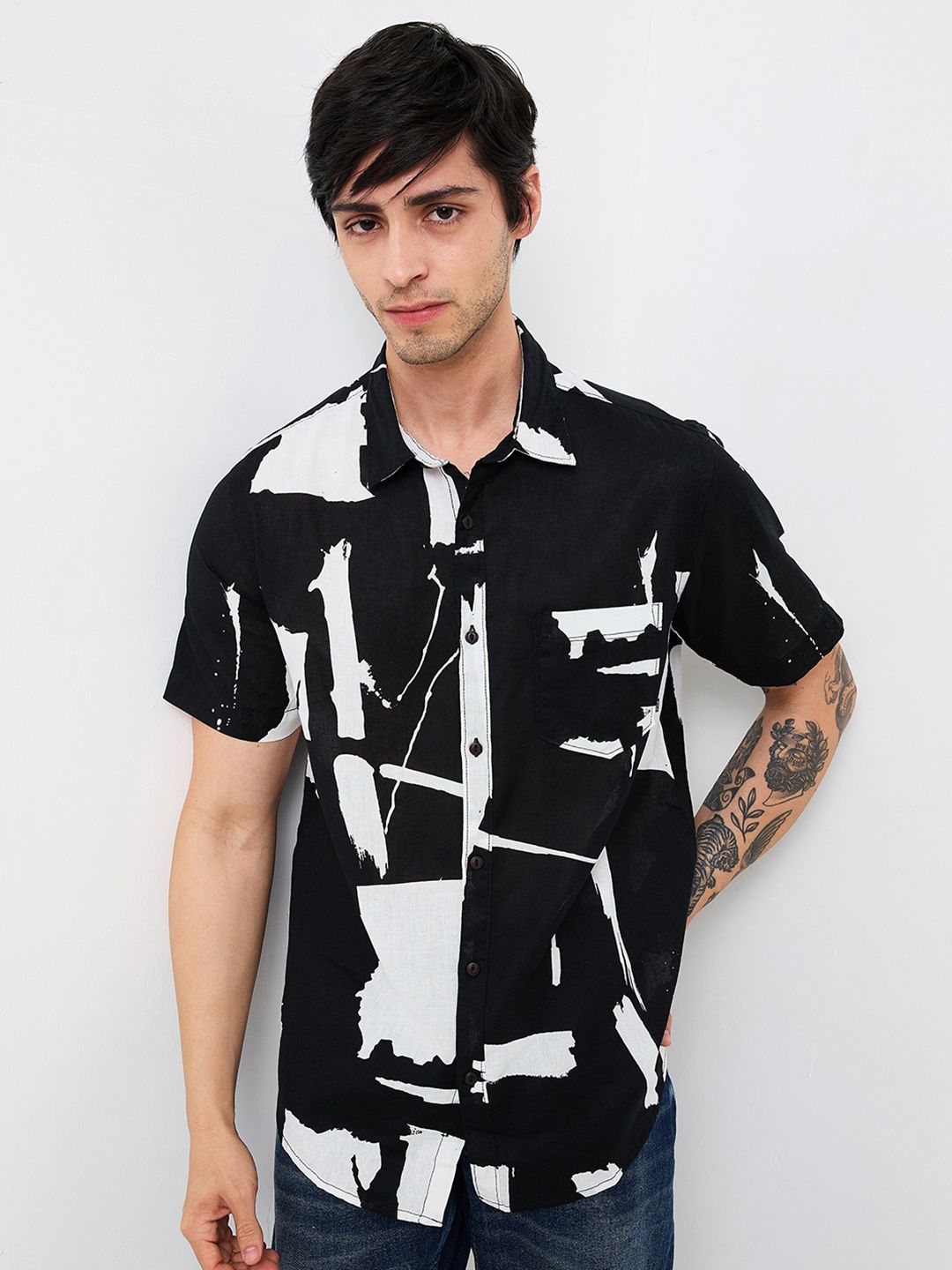 SPYKAR Men Spread Collar Abstract Printed Cotton Casual Shirt