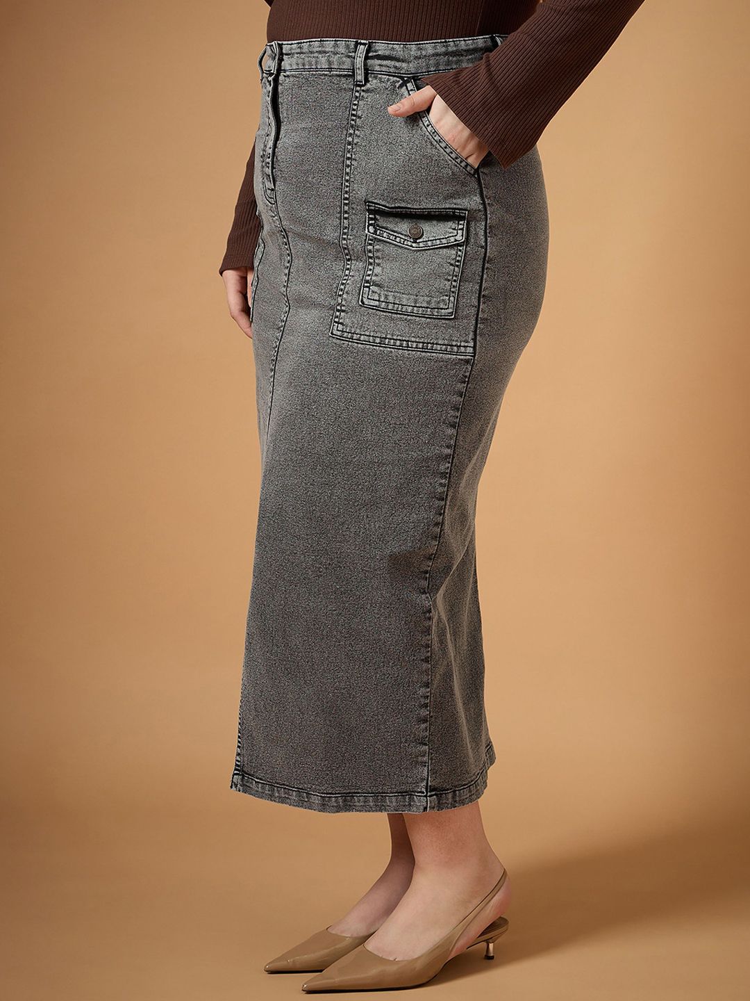 SASSAFRAS Curve Denim Front Slit Midi Skirt