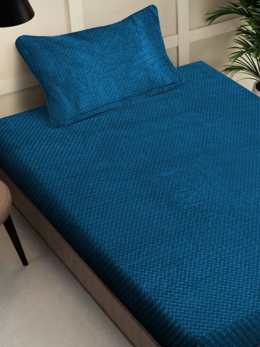 KLOTTHE Blue Abstract 300TC Woolen Single Fitted Bedsheet & Pillow Cover