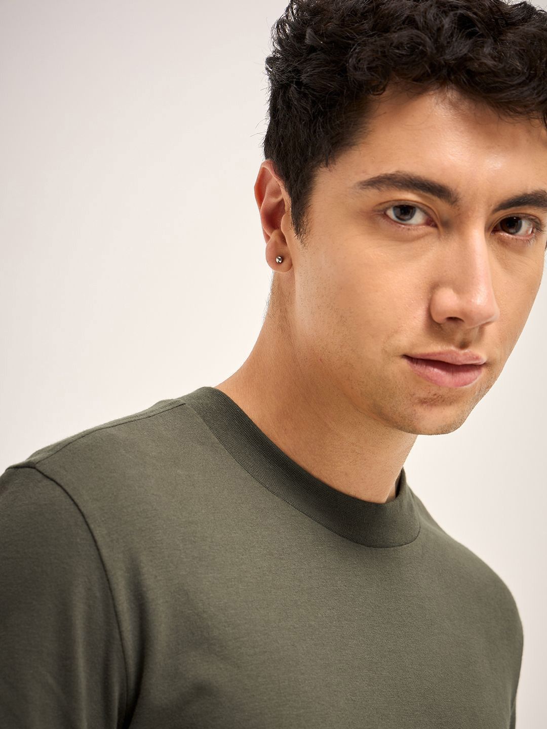 THE BEAR HOUSE Men Solid Round Neck Cotton T-shirt