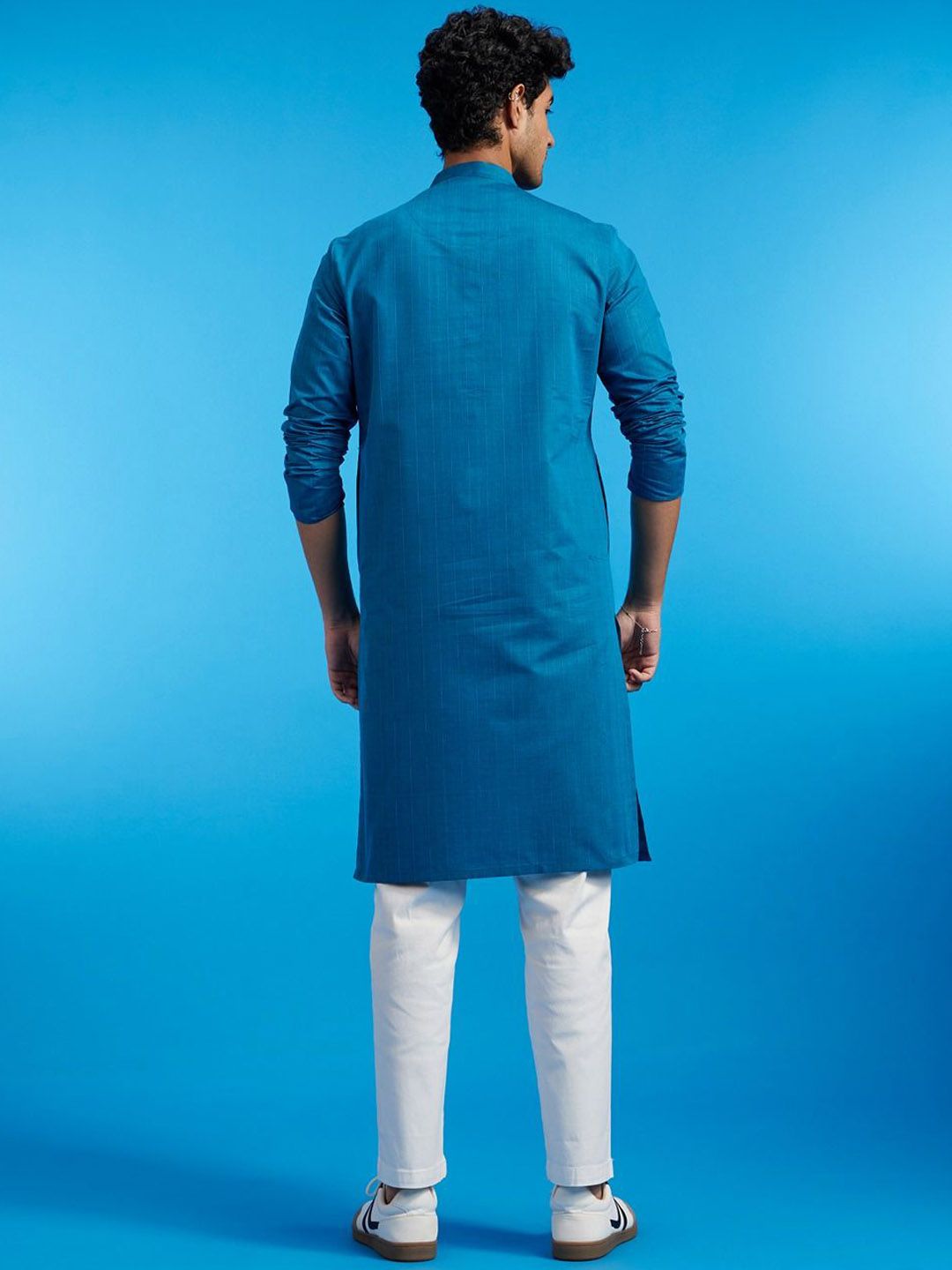 Diwas by Manyavar Striped Mandarin Collar Thread Work Straight Kurta