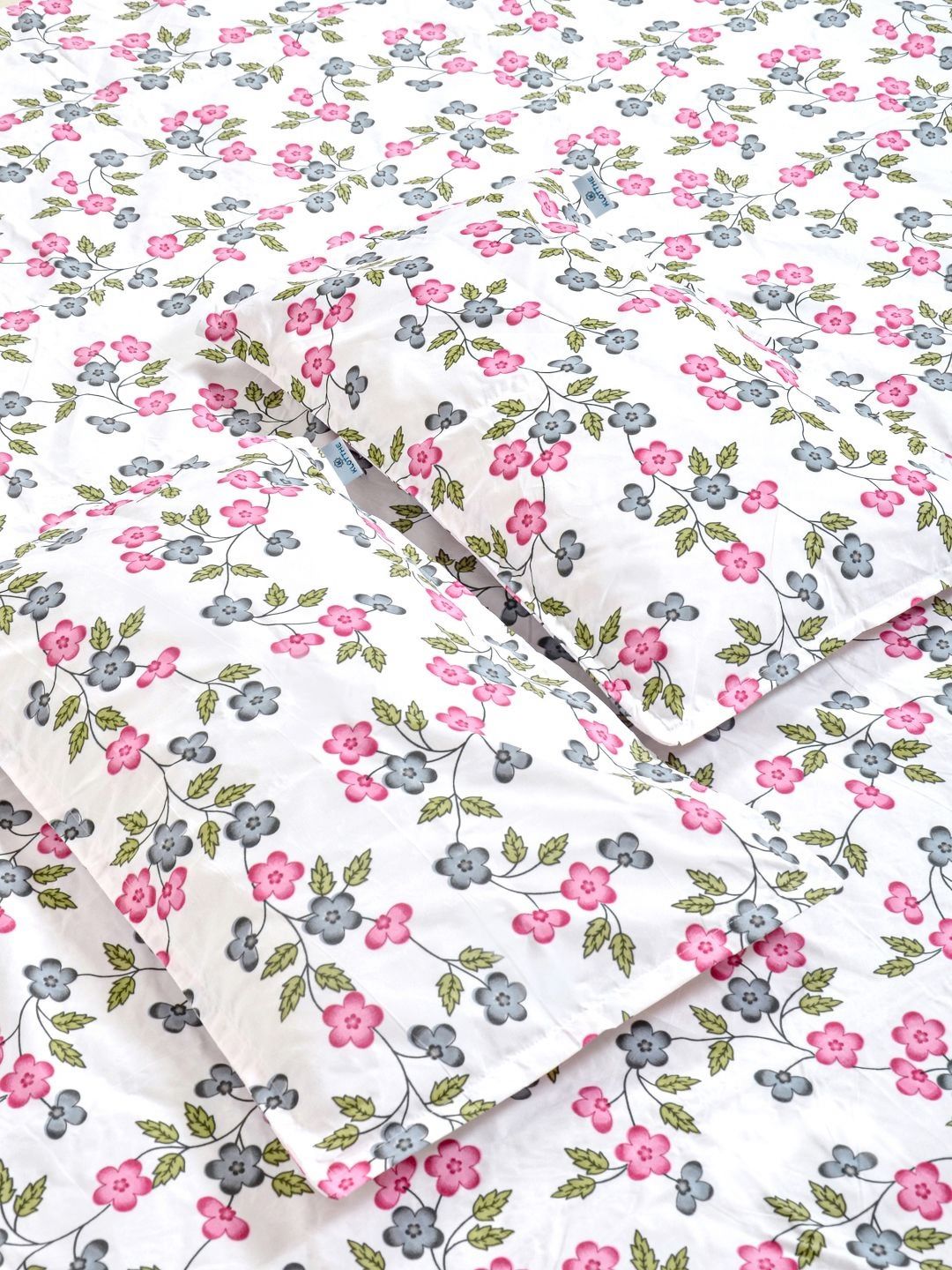 KLOTTHE Cream Floral Cotton 300 TC King Fine Bedsheet with 2 Pillow Covers-98 x 89 inches