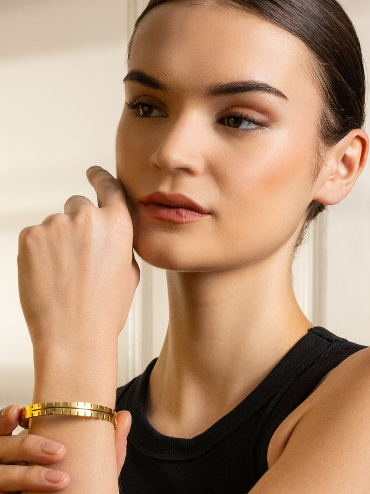 VOGUE PANASH Wanita Brass Gold-plated Bangle-Style Bracelet