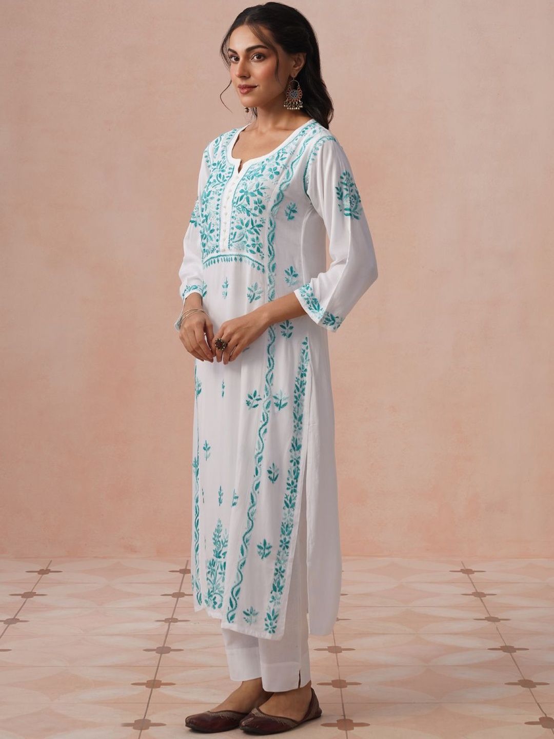 House of Chikankari Women Embroidered Chikankari Kurta