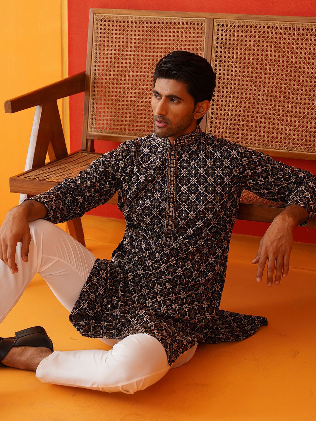 Jompers Men Geometric Embroidered Sequinned Kurta