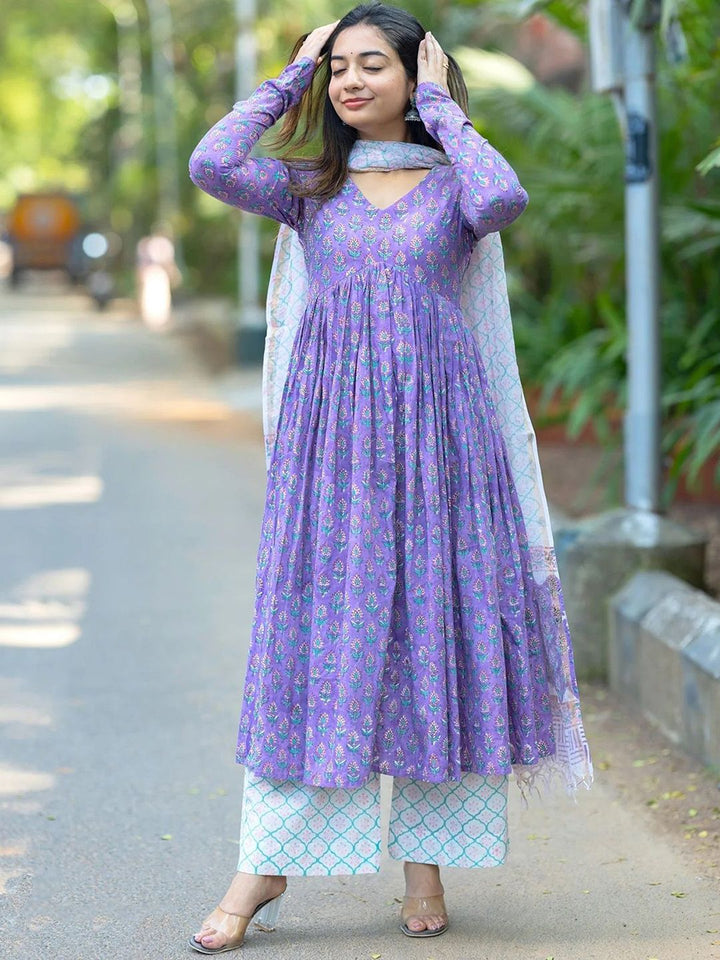 Kalini Wanita Bercetak Kurta Bercetak Dengan Seluar & Dupatta