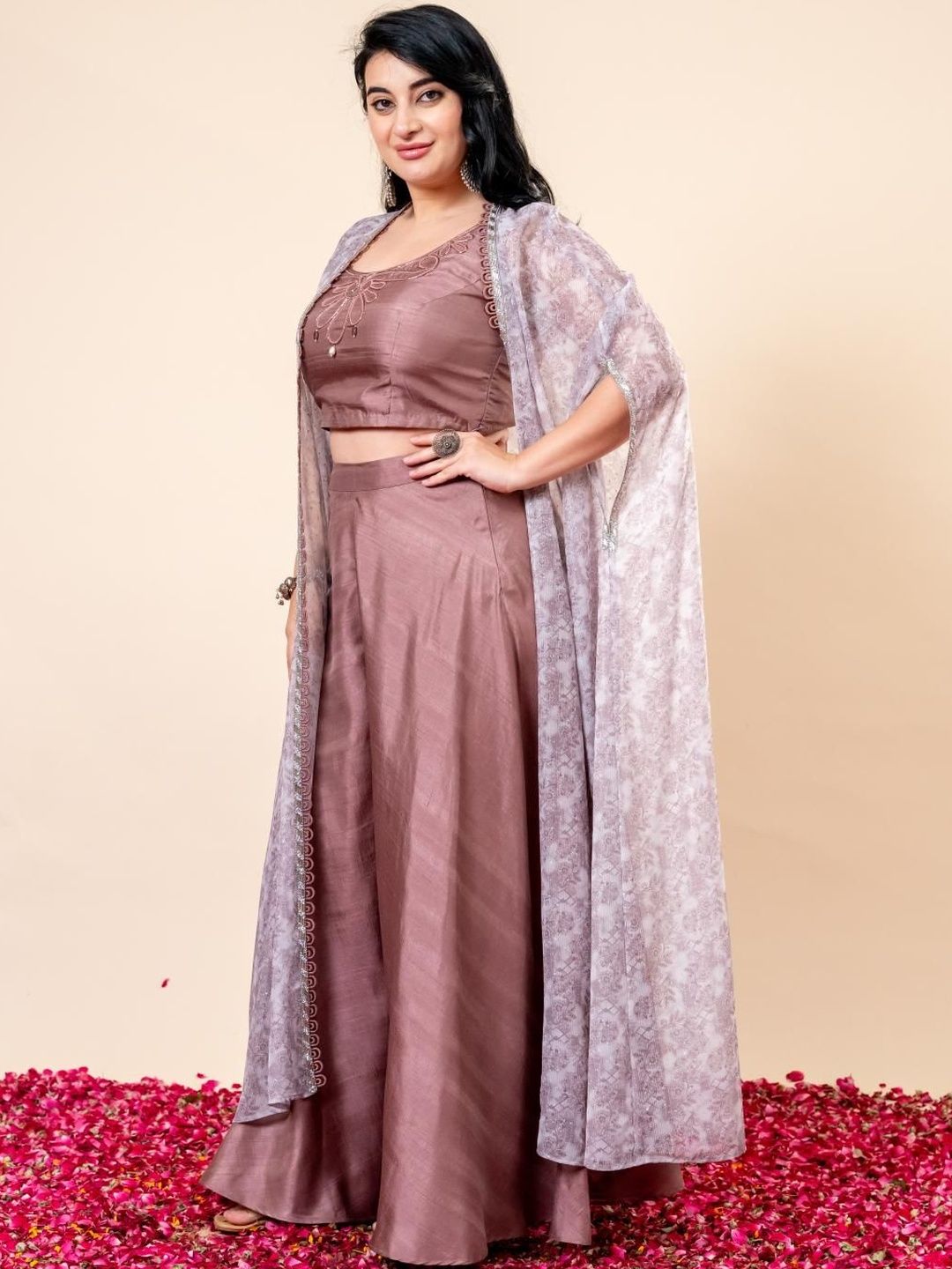 Atasan Crop Leher Bulat Bercetak Mamicha Dengan Set Co-Ords Cape & Palazzos