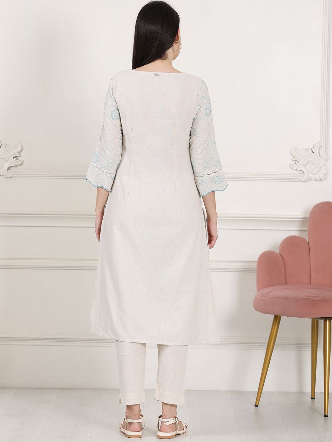 W Women Thread Work Kurta