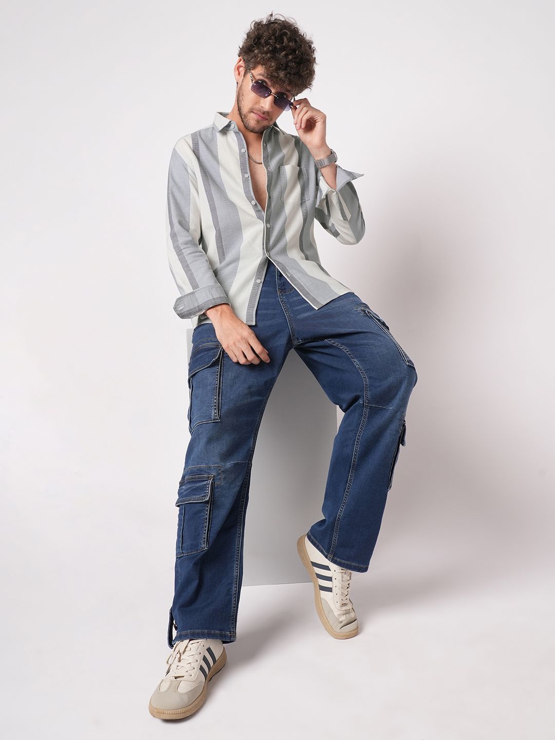 VASTRADO Men Slim Fit Vertical Striped Spread Collar Cotton Casual Shirt
