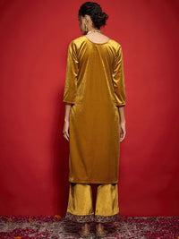 Shae by SASSAFRAS Women Embroidered Grandeur & Majestic Artwork Velvet Kurta