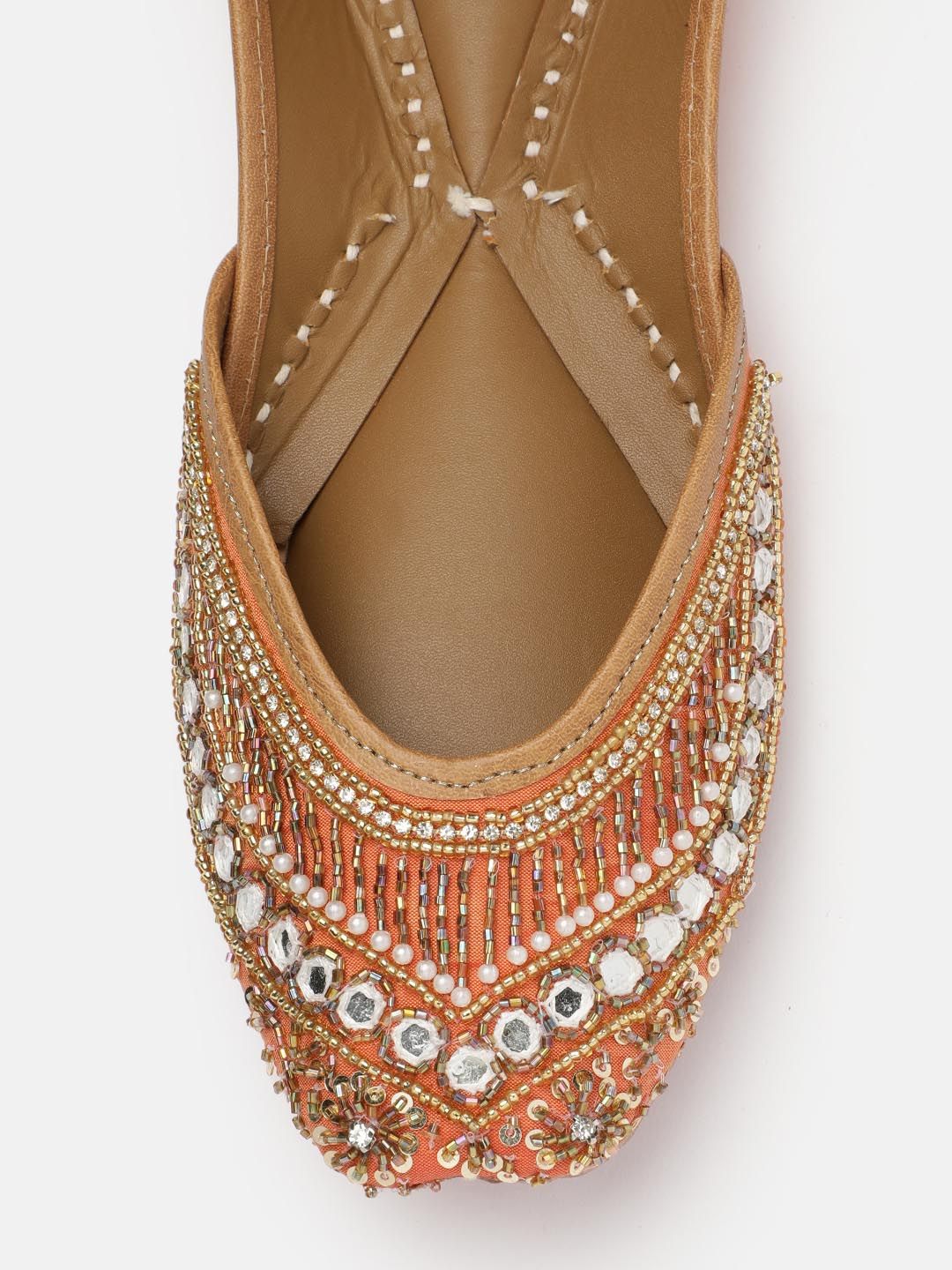 House of Pataudi Embellished With Ethnic Motif Mojaris
