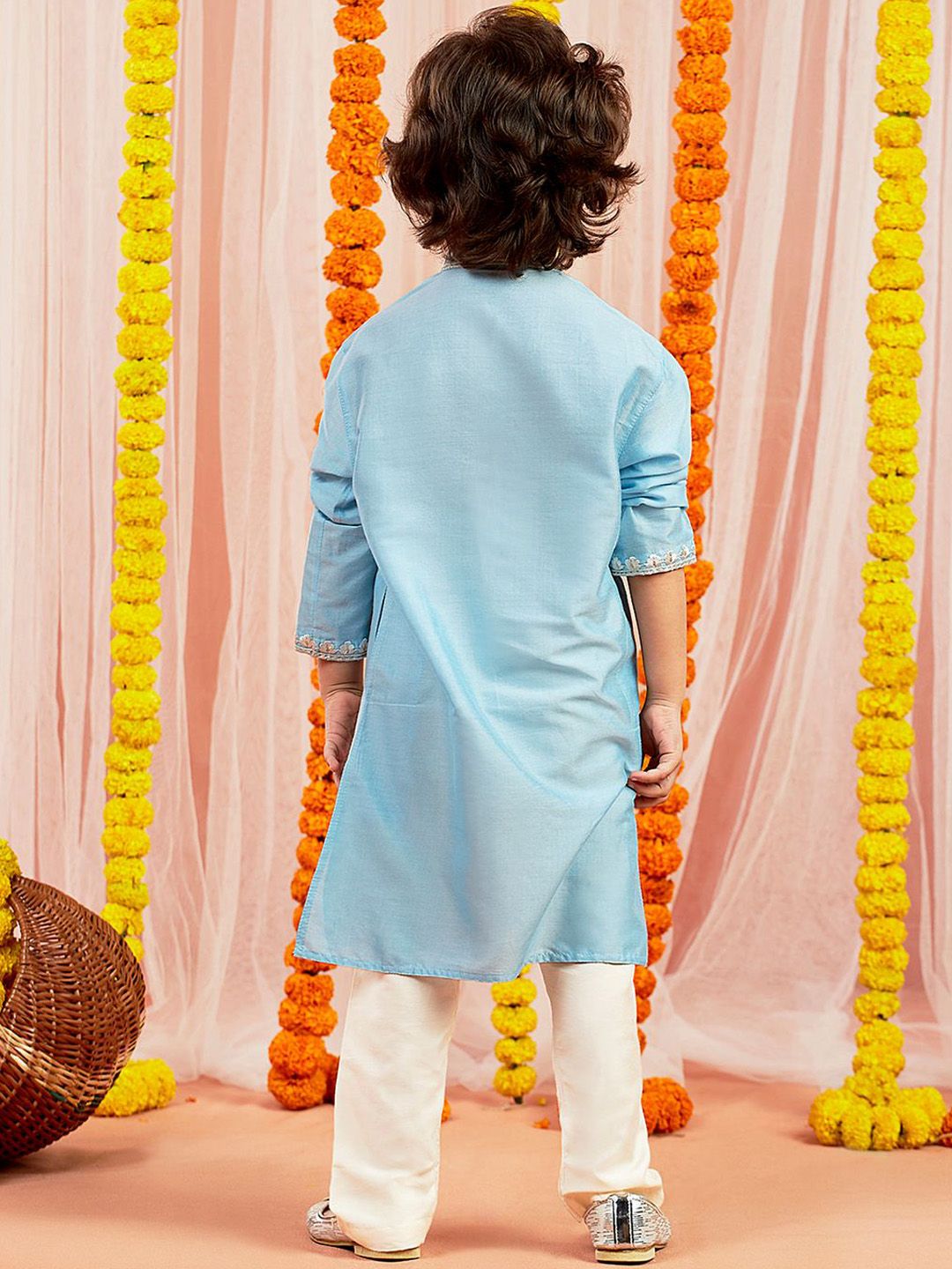 VASTRAMAY Boys Floral Yoke Design Regular Thread Work Kurta With Pyjama