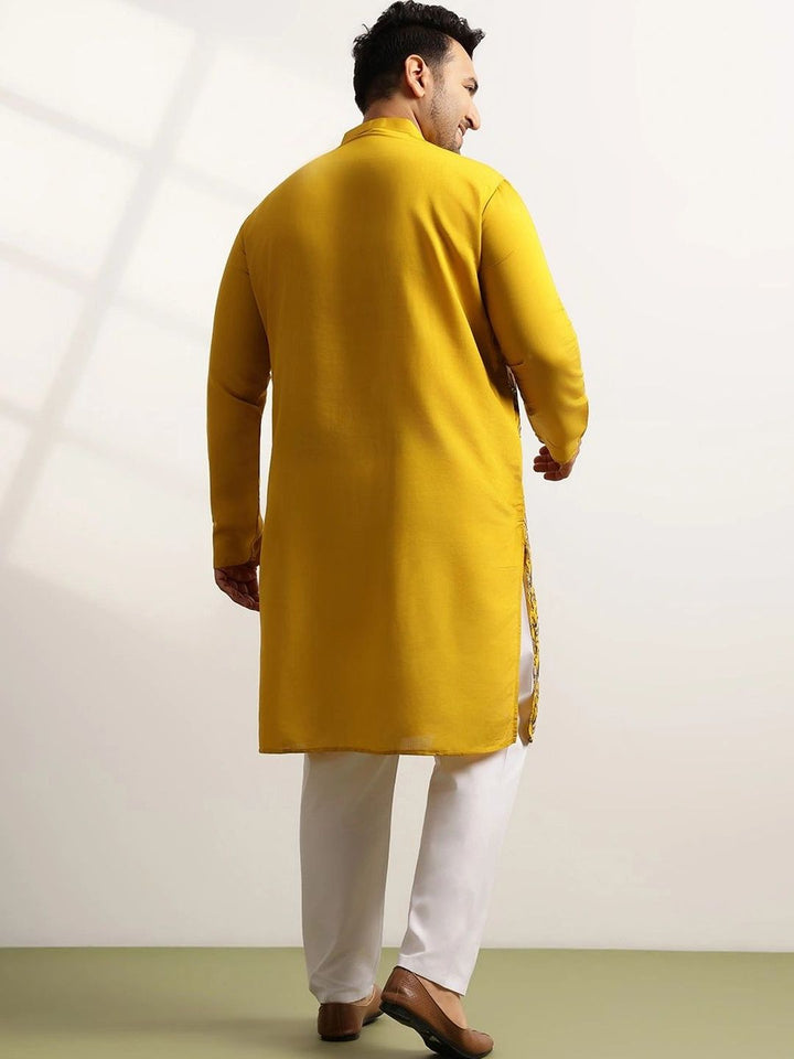 SOJANYA PLUS Men Ethnic Motifs Printed Regular Kurta with Trousers