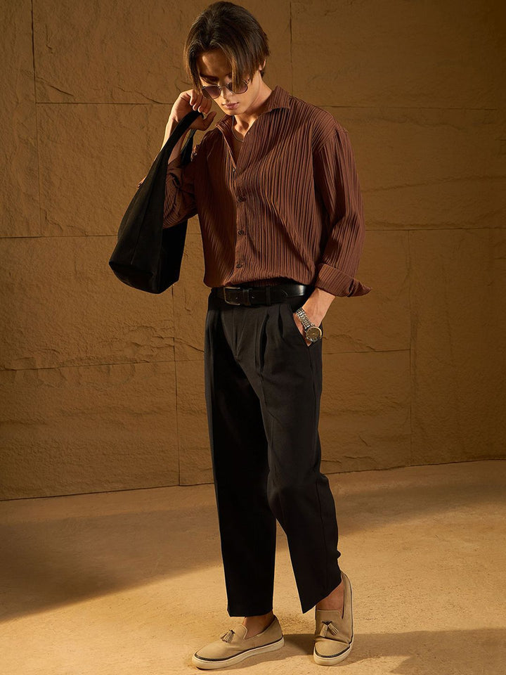 DENNISON Men Solid Relaxed Loose Fit Pleated Trousers