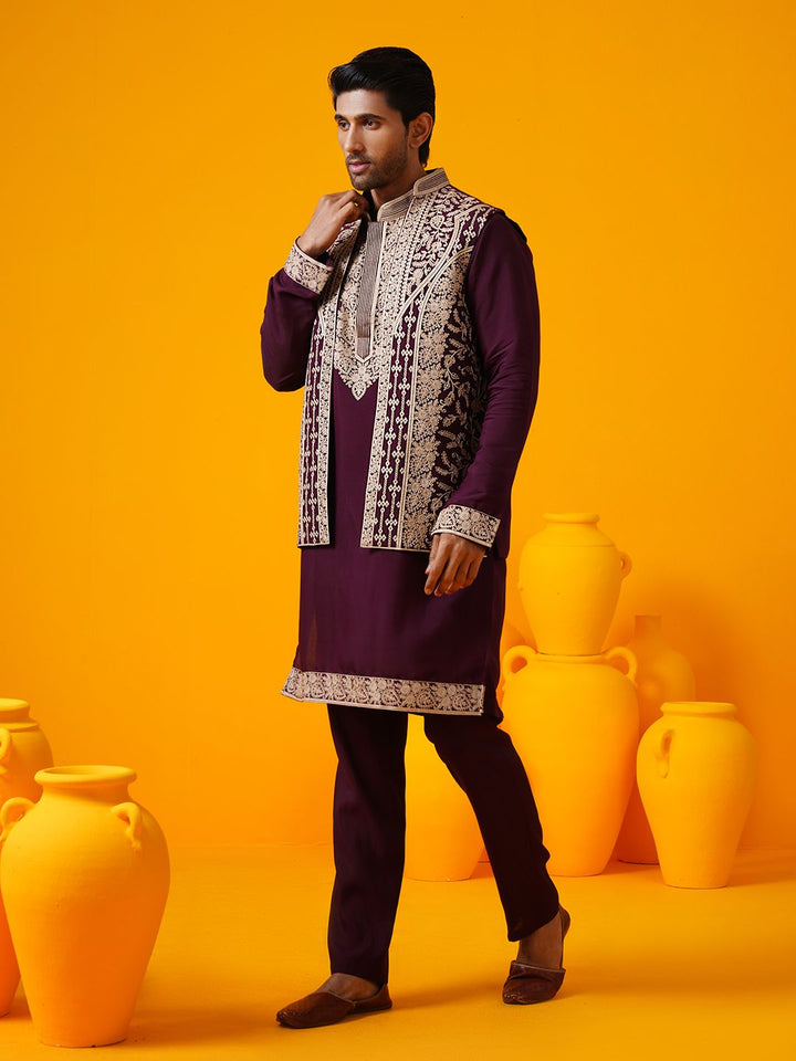 SOJANYA LUXE Kurta Lurus Kolar Mandarin Sulam Bunga Dengan Seluar Dan Jaket