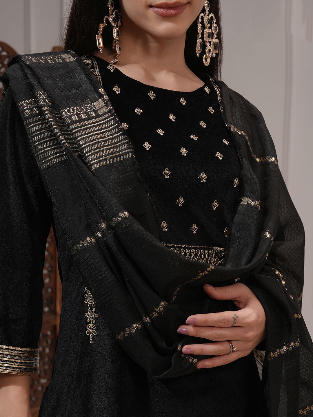 Vishudh Women Embroidered Velvet Straight Kurta With Slim Palazzo & Dupatta