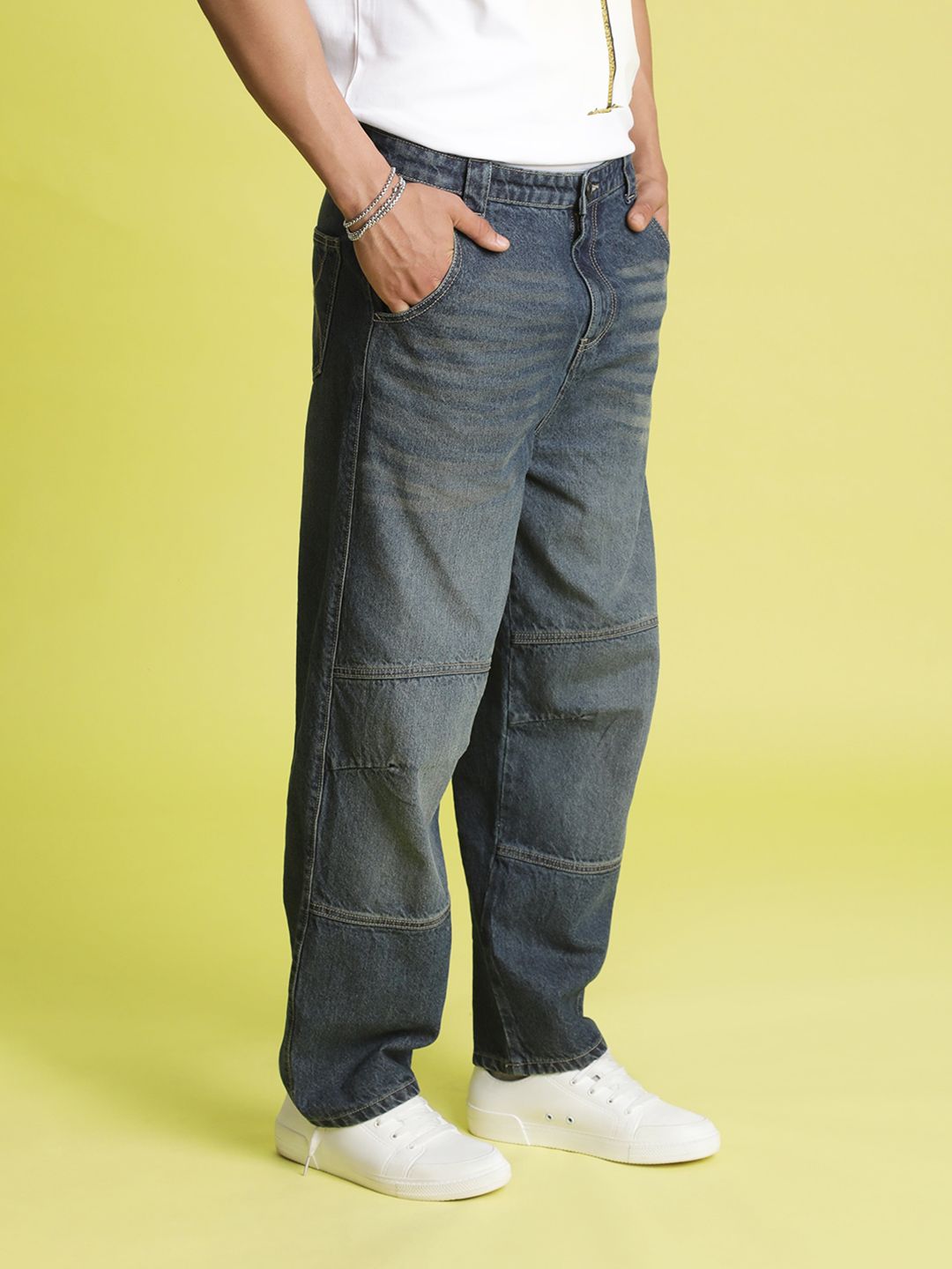 Bene Kleed Men Mid-Rise Tinted Baggy Cotton Jeans