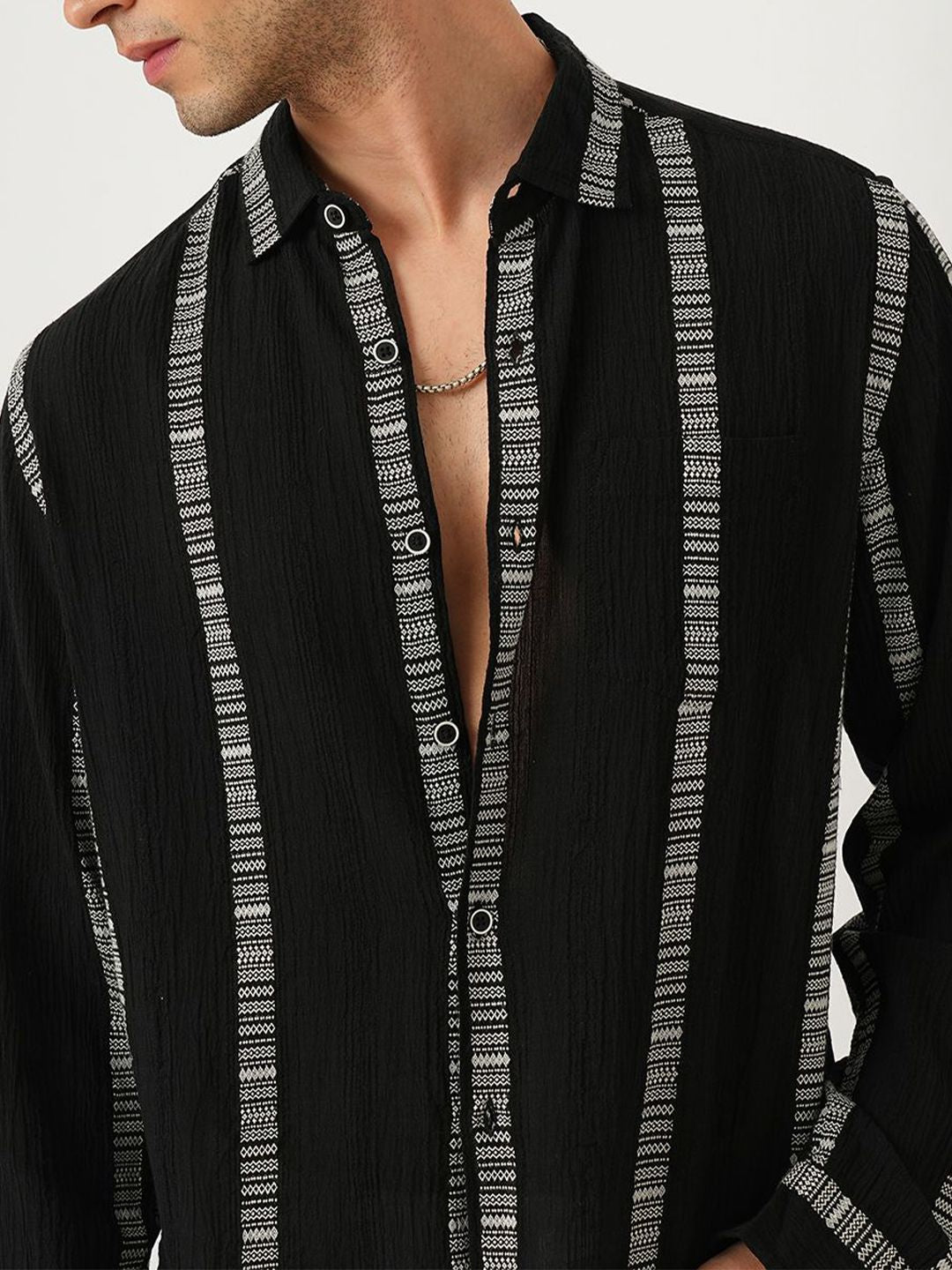 VASTRADO Men Classic Cutaway Collar Vertical Striped Cotton Slim Fit Casual Shirt