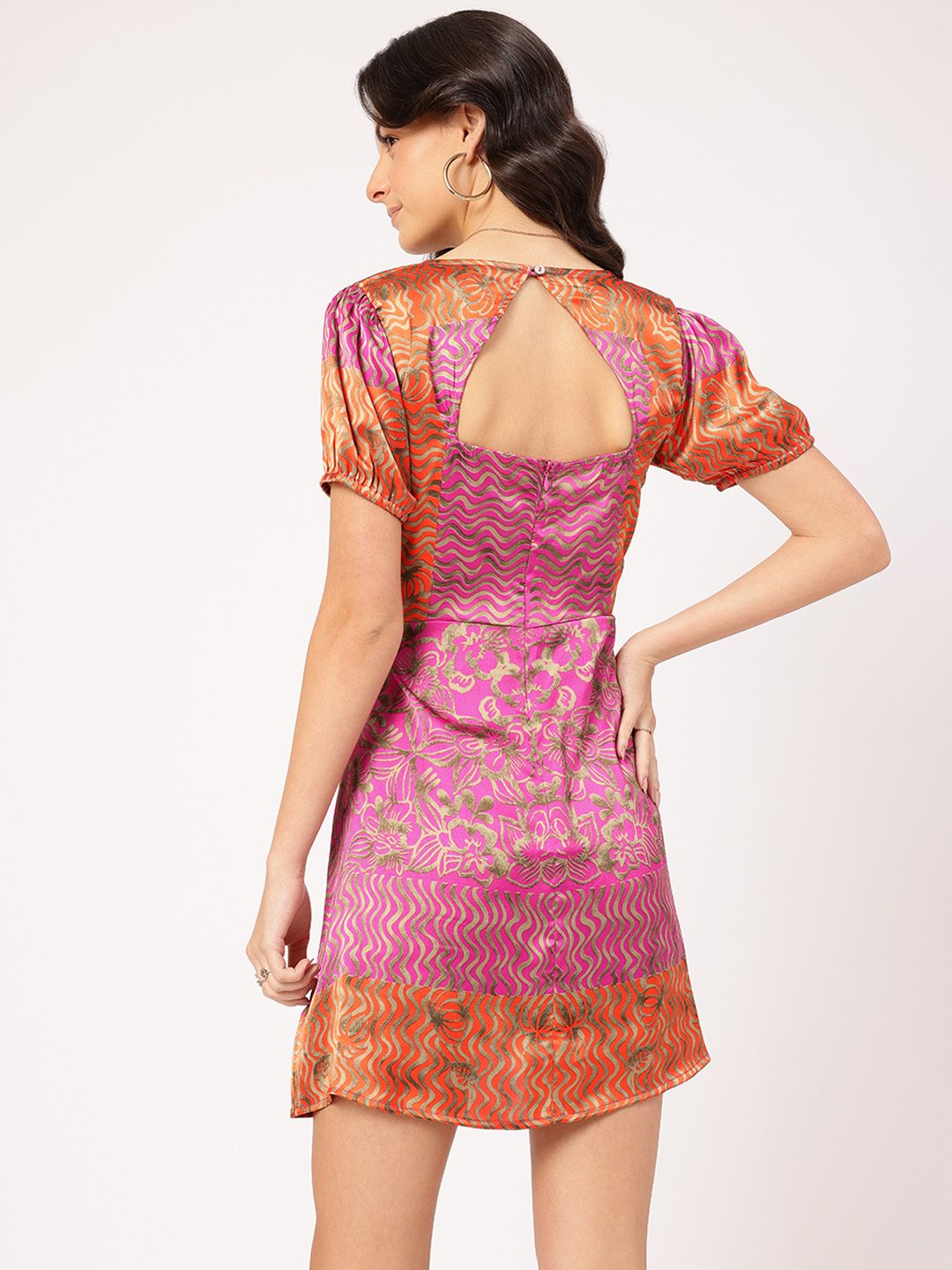 DressBerry Printed Sweetheart Neck Satin Finish Cut-Out Back Mini A-Line Dress